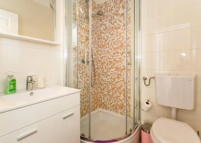 Apartment With Parking Space Pinezici, Krk - 24610